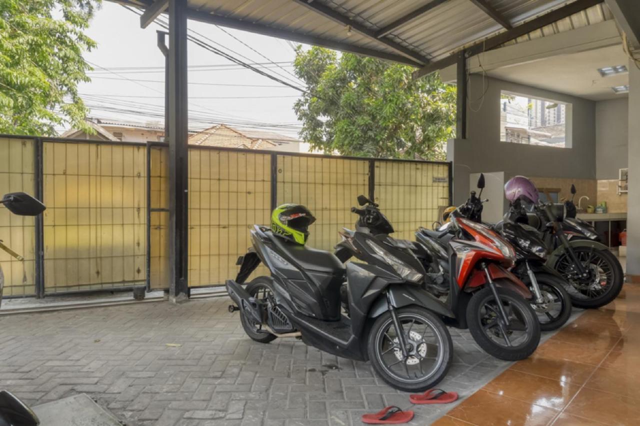 Reddoorz Near Widya Mandala University Surabaya Eksteriør bilde